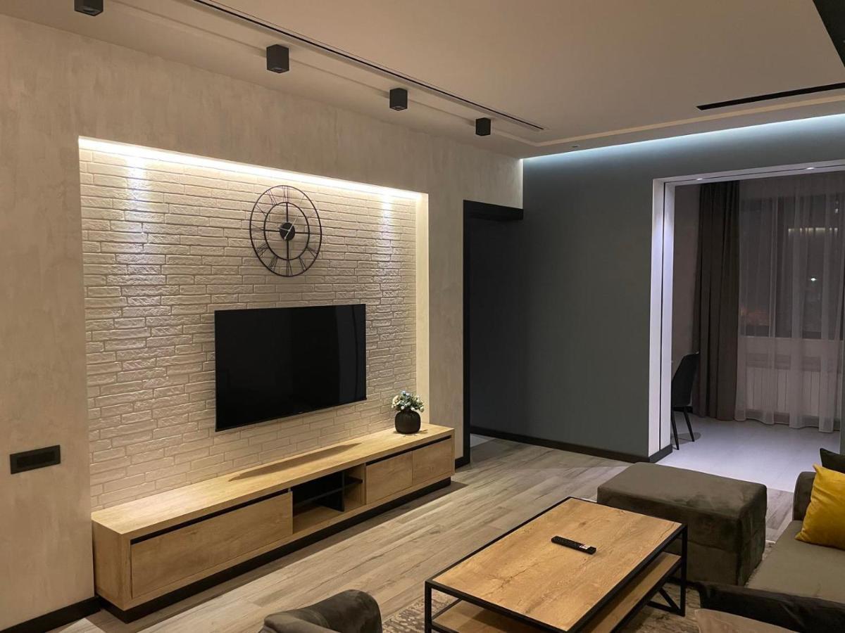 Luxury Modern Apartment In The Center Of Ереван Екстериор снимка